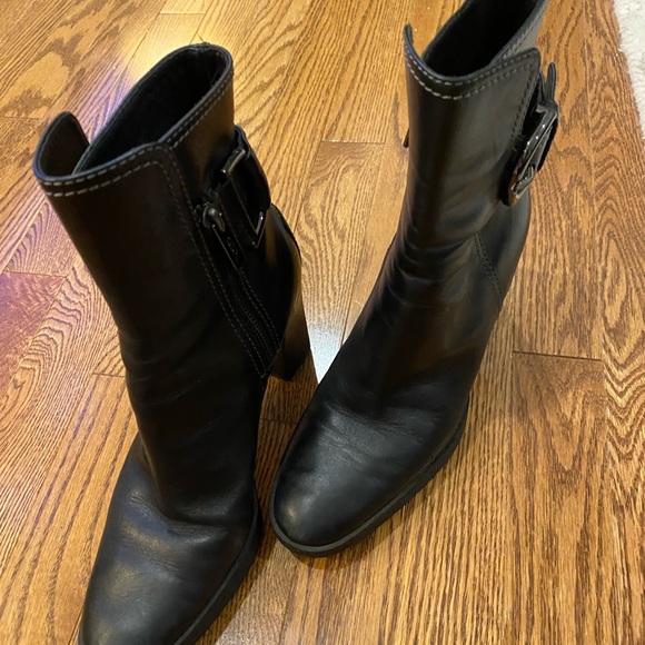 Tods black leather booty (ankle boot) - Picture 4 of 10